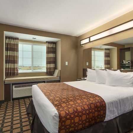 Microtel Inn & Suites By Wyndham Minot Bagian luar foto