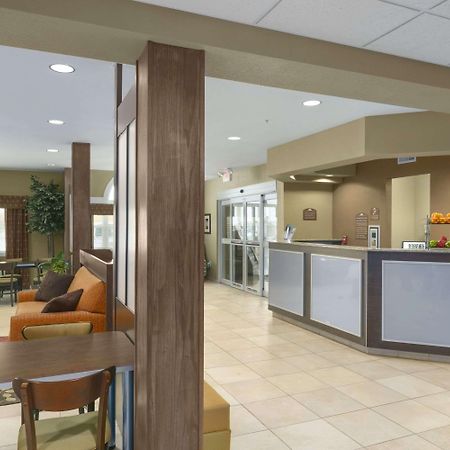 Microtel Inn & Suites By Wyndham Minot Bagian luar foto