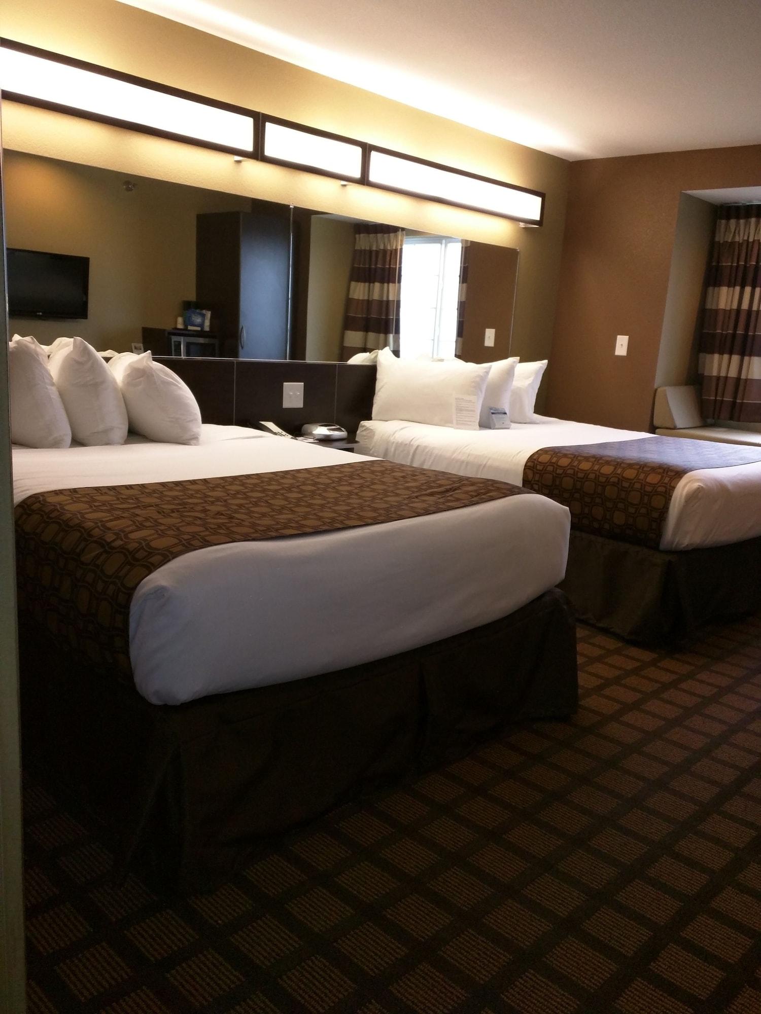 Microtel Inn & Suites By Wyndham Minot Bagian luar foto