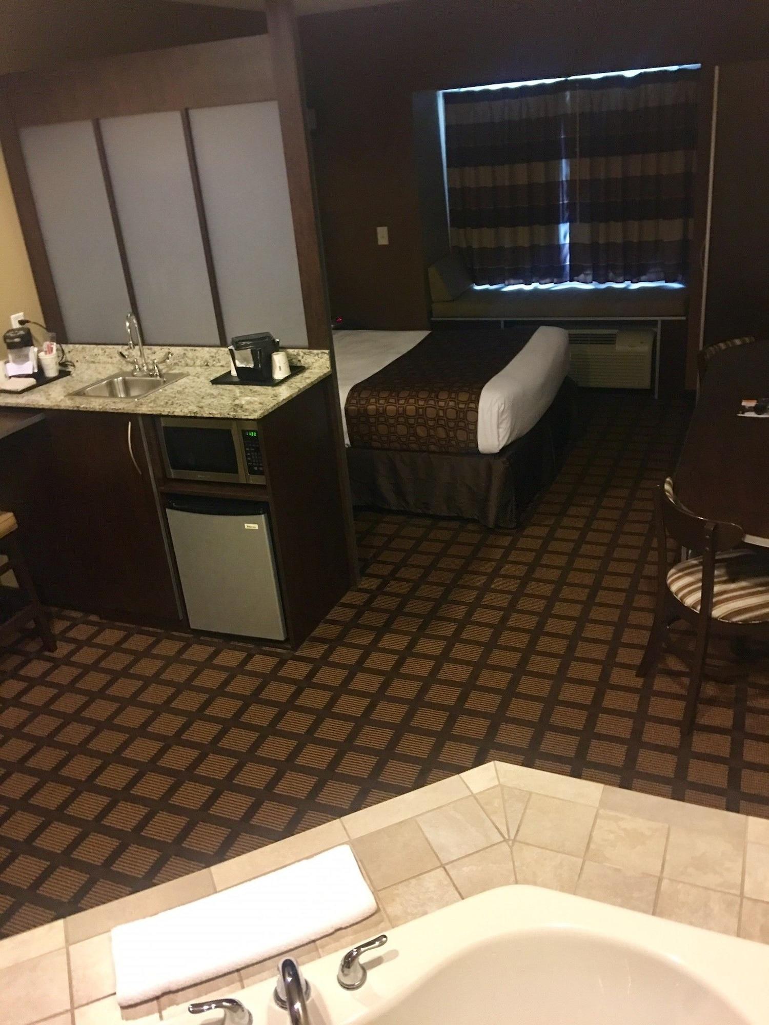 Microtel Inn & Suites By Wyndham Minot Bagian luar foto