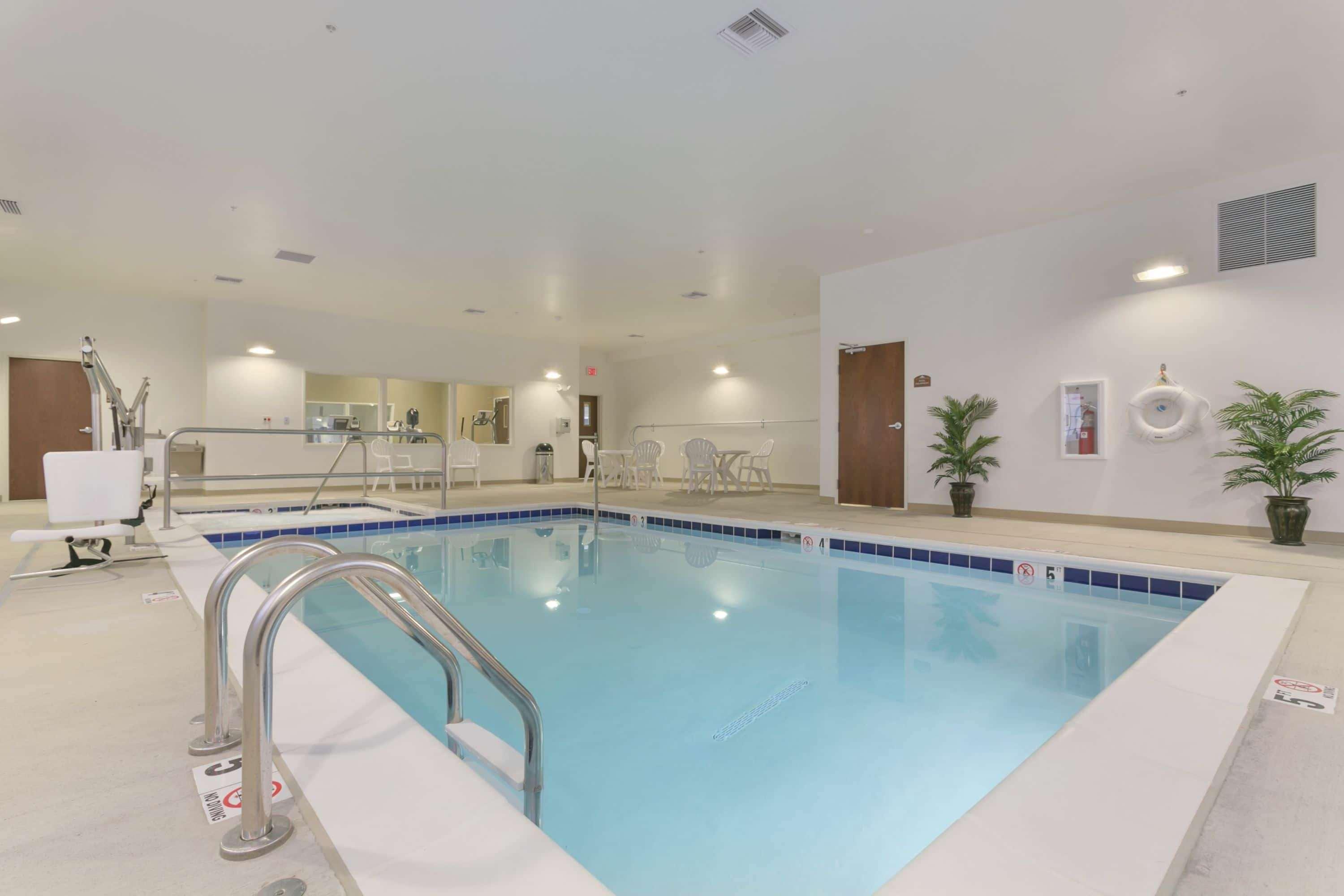 Microtel Inn & Suites By Wyndham Minot Bagian luar foto