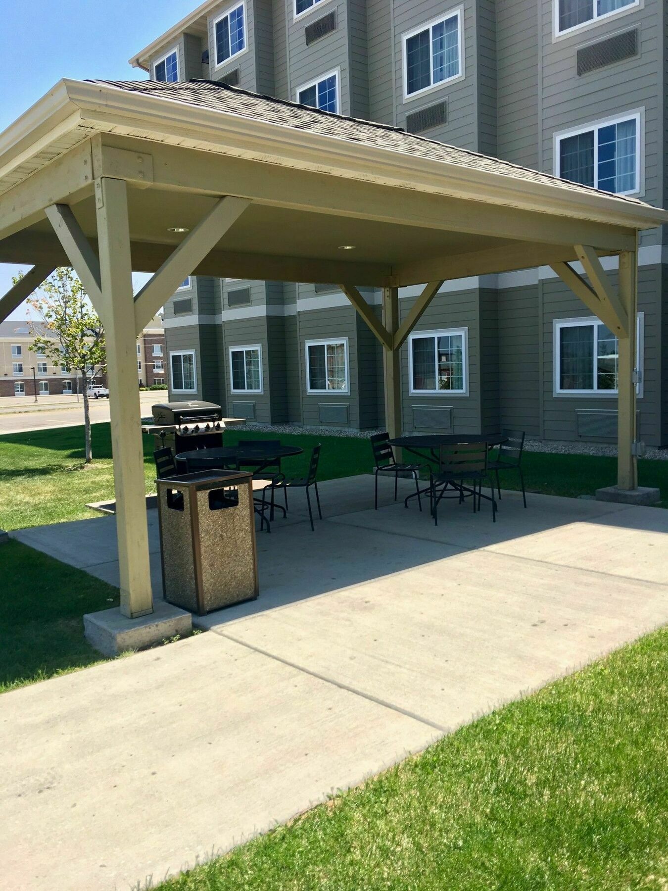 Microtel Inn & Suites By Wyndham Minot Bagian luar foto